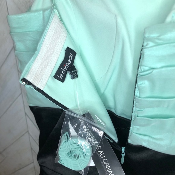 Le chateau bodycon ruched strapless dress - Picture 5 of 8